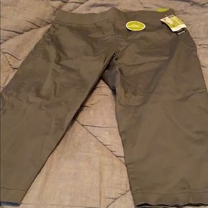 NWT Lee Petite Capri pants